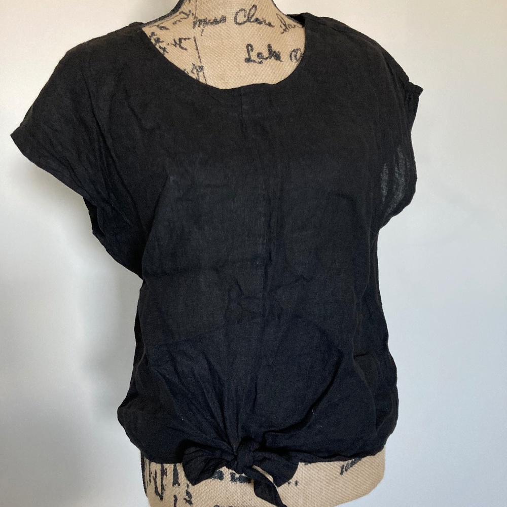 Charlie B Made In Italy Linen Blouse Shirt Sz Medium Black and Classy